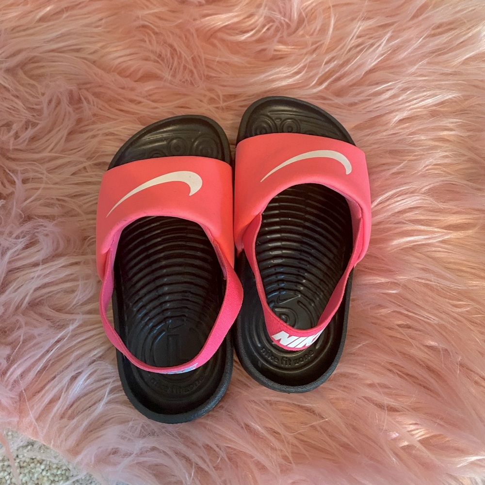 New, worn only once - NIKE GIRLS INFANT KAWA SLIDE SANDAL - PINK